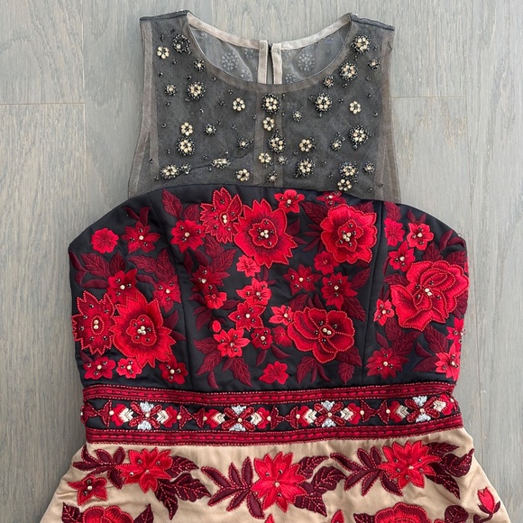Alicia + Olivia Sarai Embellished Floral High Low Gown Red Black Beaded - Size 2 - Picture 6 of 12